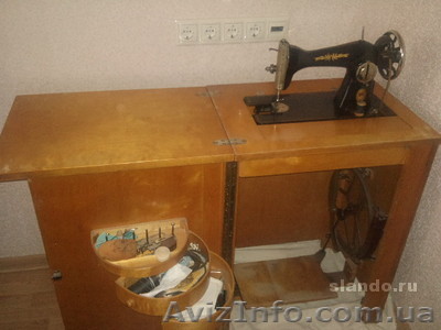 Швейная машина ПОДОЛЬСКАЯ,ножной привод с тумбой. - <ro>Изображение</ro><ru>Изображение</ru> #1, <ru>Объявление</ru> #430091