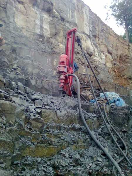 Карьерная буровая установка ударно-вращательного бурения взрывных скважин - <ro>Изображение</ro><ru>Изображение</ru> #1, <ru>Объявление</ru> #1039631