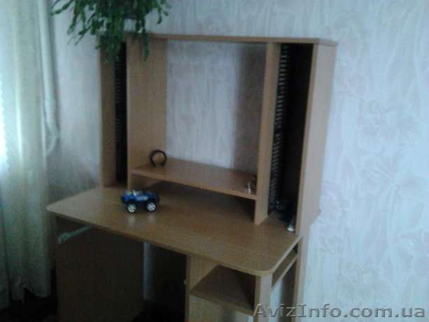 Стол компьютерный  для ноутбука идля другого - <ro>Изображение</ro><ru>Изображение</ru> #1, <ru>Объявление</ru> #1576726