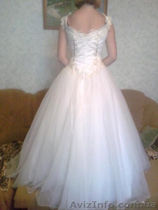 Продам шикарное свадебное платье б/у с подьюпником на 7 колец за 800 грн. - <ro>Изображение</ro><ru>Изображение</ru> #3, <ru>Объявление</ru> #64539