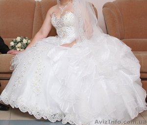 свадебное платье производство италия - <ro>Изображение</ro><ru>Изображение</ru> #4, <ru>Объявление</ru> #50646