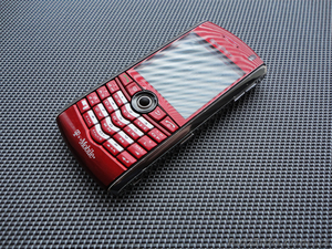 Продам корпус для Blackberry 8100 оригинальный.