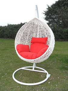 Садовая качель кокон Гарди из искусственного ротанга.