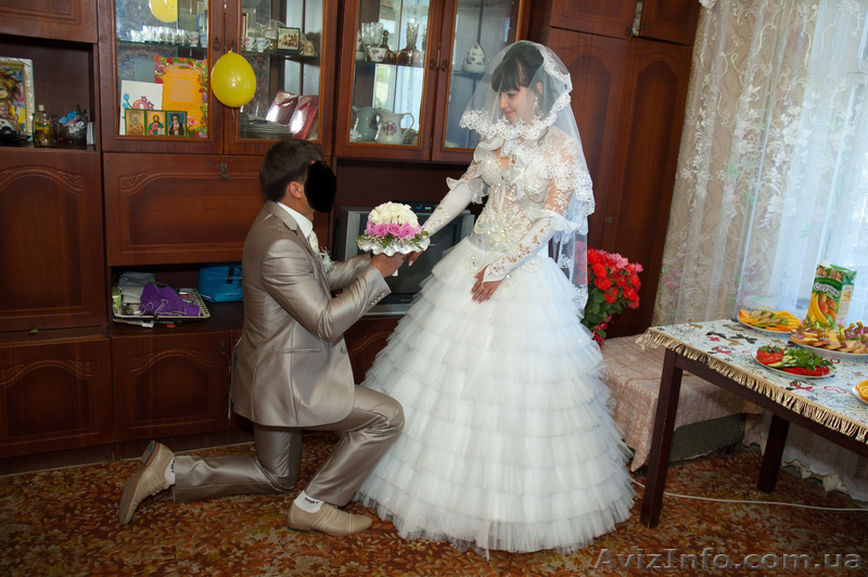 Изумительное свадебное платье - <ro>Изображение</ro><ru>Изображение</ru> #1, <ru>Объявление</ru> #929715