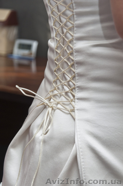 Очень красивое свадебное платье цвета айвори - <ro>Изображение</ro><ru>Изображение</ru> #4, <ru>Объявление</ru> #930768