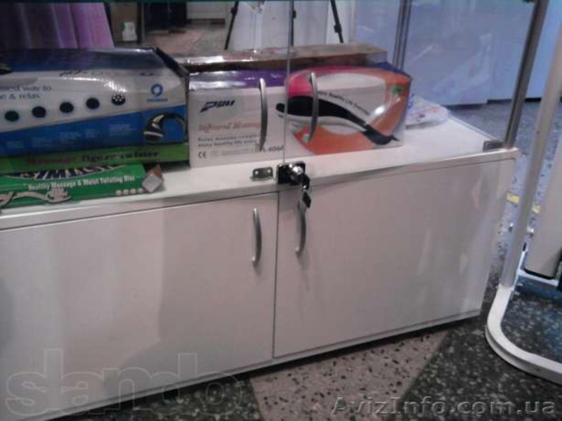 Срочно продам витринный стеклянный шкаф - <ro>Изображение</ro><ru>Изображение</ru> #2, <ru>Объявление</ru> #1003253